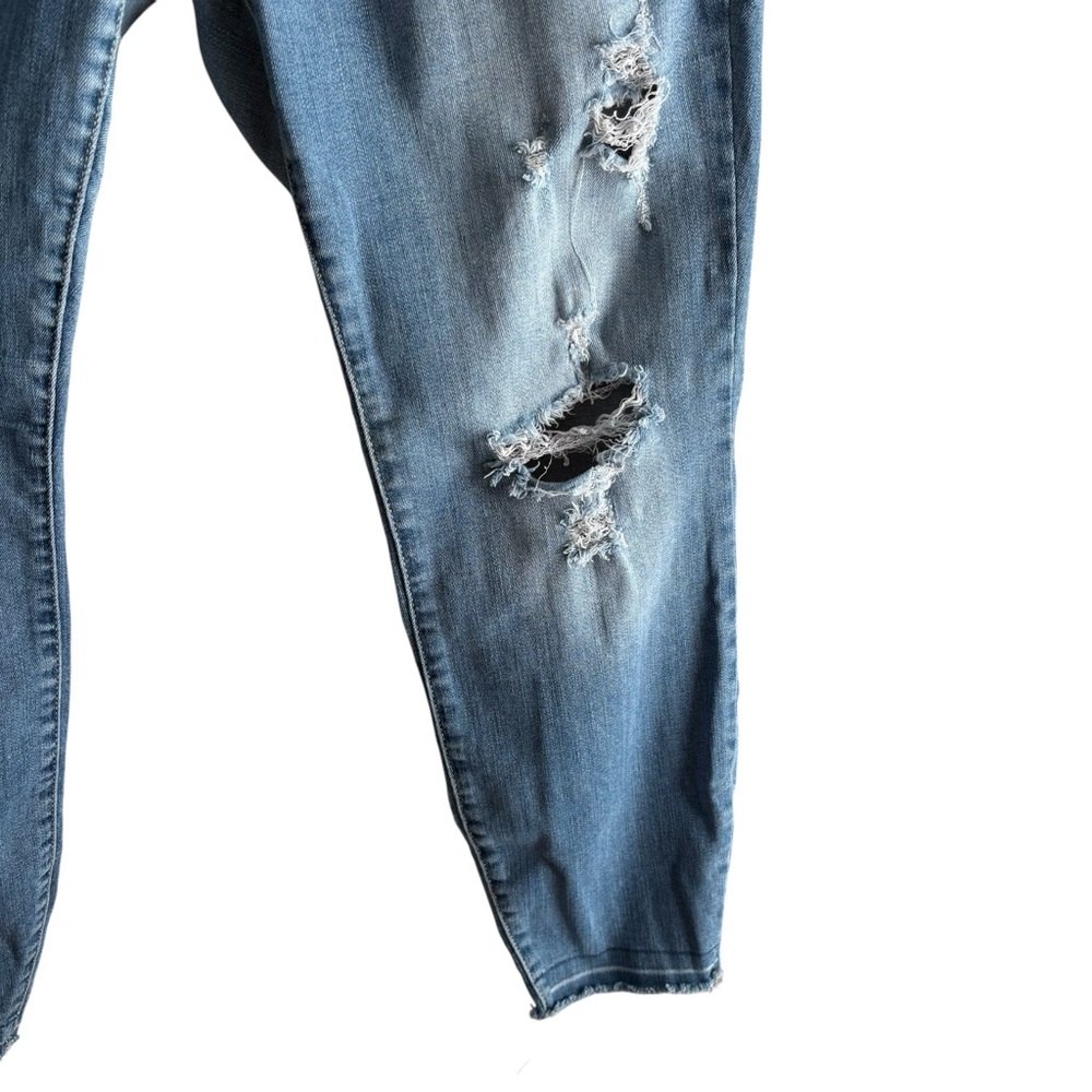 JUDY BLUE Distressed Skinny Fit Jeans in Faded Blue Size 18W — SUPER COMFY!!! - Picture 6 of 10